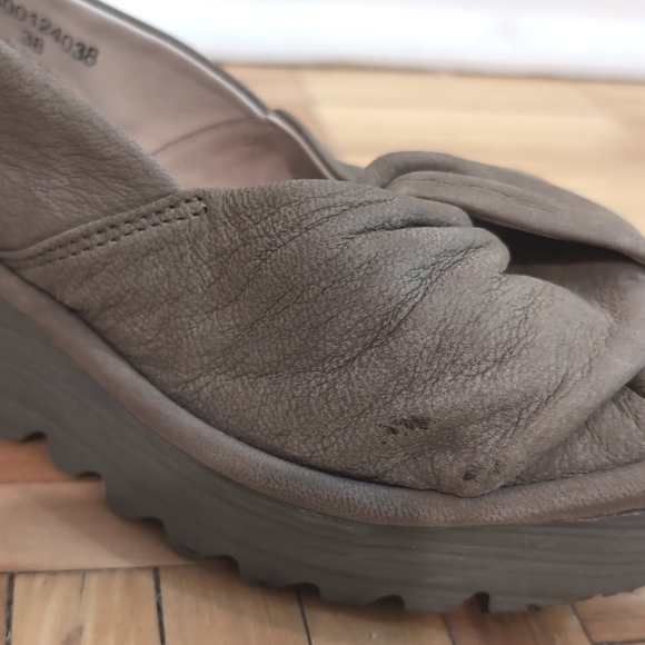 Fly London Yakin leather twist strap wedges size 38 - Picture 5 of 10